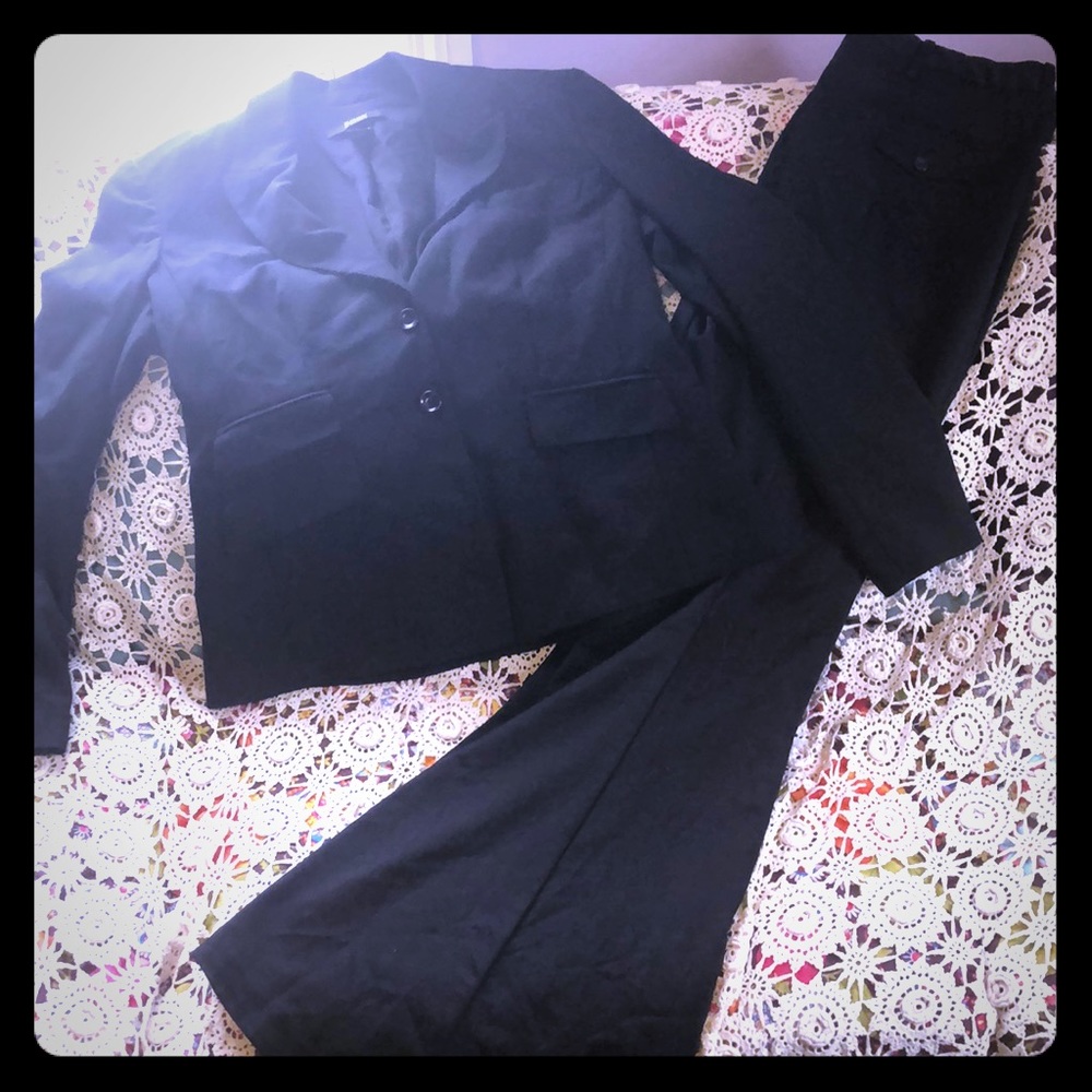 Body by Victoria Blazer/Tall Bell Bottom Pant Suit